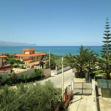 Casa Vacanza Palermo * Trappeto (Sicily)